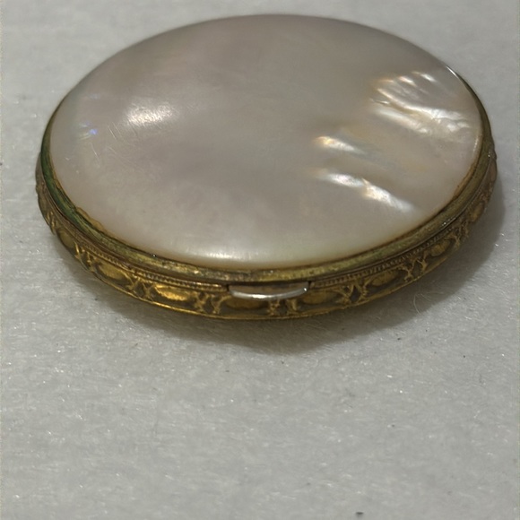 La mode vintage mother of pearl small compact - Picture 2 of 10